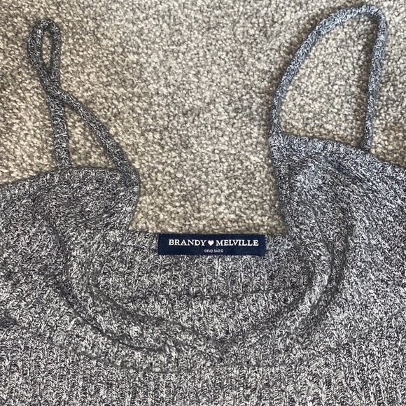 Brandy Melville cute, comfortable top! - Picture 2 of 2